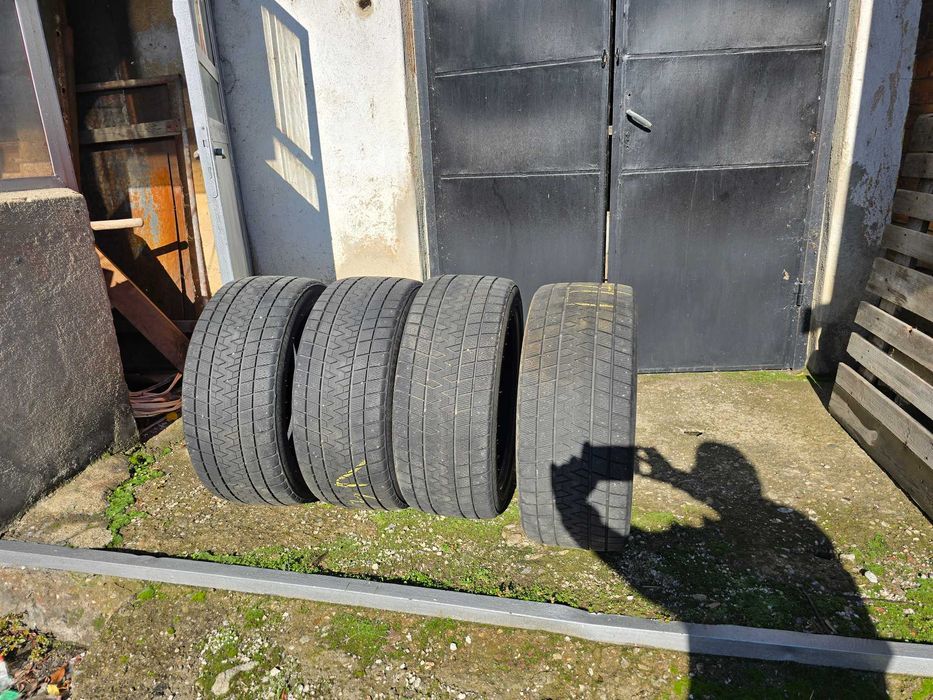 Зимни гуми 275/40/20