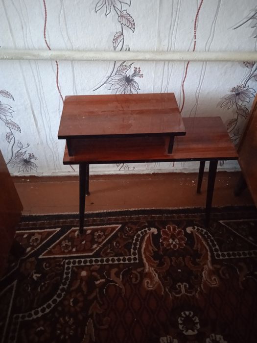 Столик этажерка. Состояние хорошее. Цена 12000 тенге