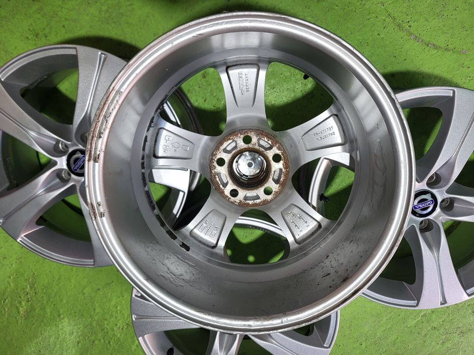 17 5x108 Volvo лети джанти 5х108 волво