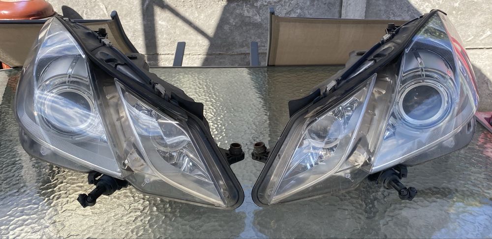 Faruri Xenon st/dr Mercedes E W212 Pret 1500 lei bucata