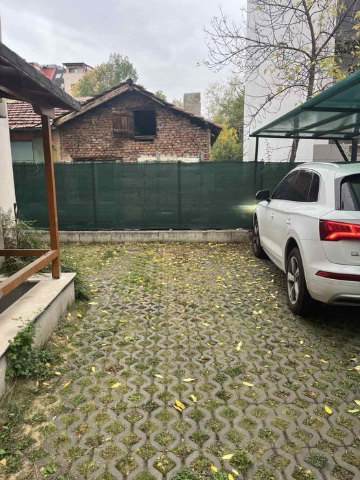 Паркомясто на ул. 21 век