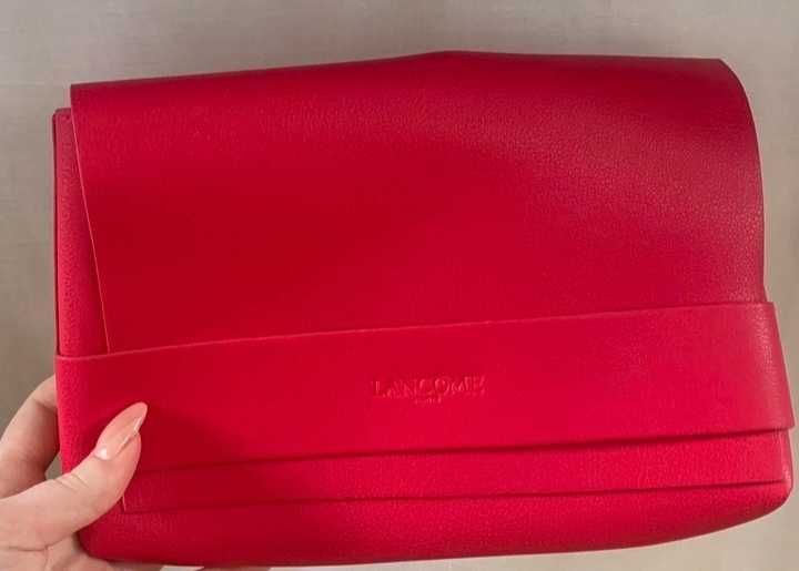 Чанта за грим Lancome , тъмно розова