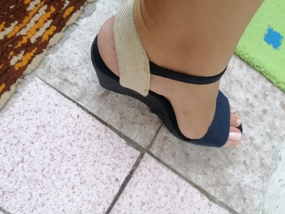 Sandale Oysho cu talpa ortopedica