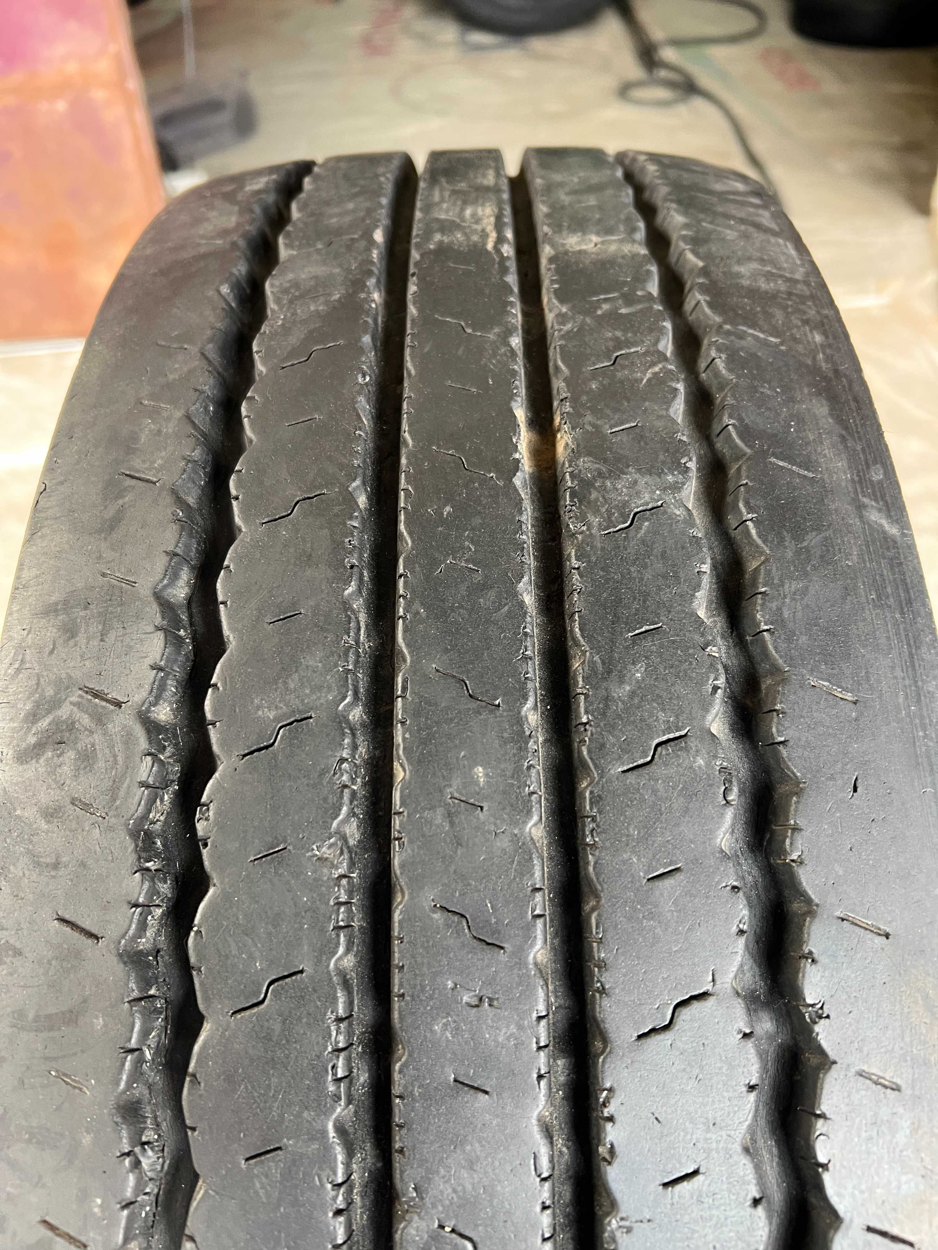 1 тежкотоварна гума 245/70R17.5 Pirelli FR85 Amaranto 136/134M