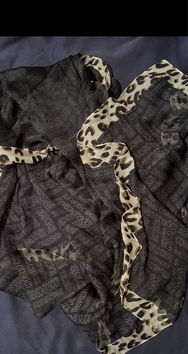 Копринен шал на марката Кавали