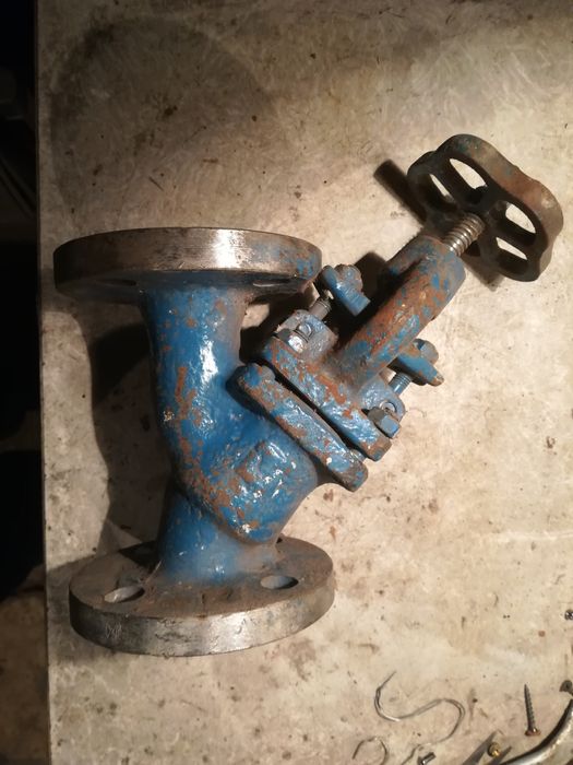 Продам задвижку новую