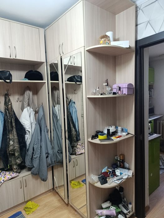 Продам шкафы в прихожку