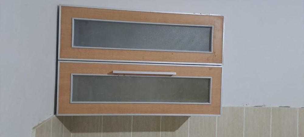 Кухня гарнитур и газ плита 4х4