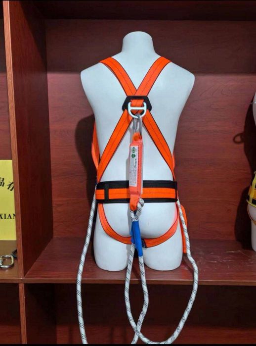 Страховочный аматизаторный пояс для высотных работ
