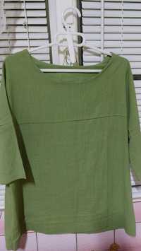 Vand bluza material in pe verde ( marimea M)  NOUA