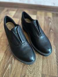 Натуральная кожаная обувь от Clarks