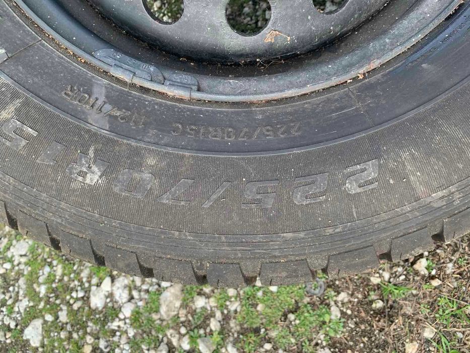 Продавам джанти със гуми за Мерцедес Спринтер зимни 225/70 15ц