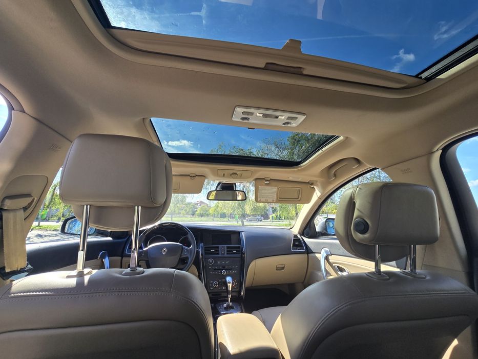 Renault Latitude 2.0 dci - Initiale paris