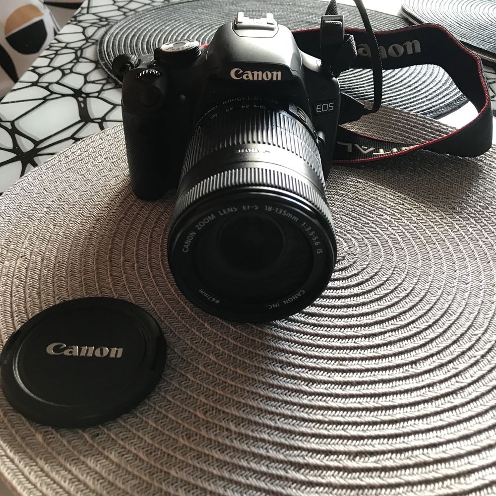 Фотоапарат Canon EOS 500 с обектив Canon EF-S 18-135mm