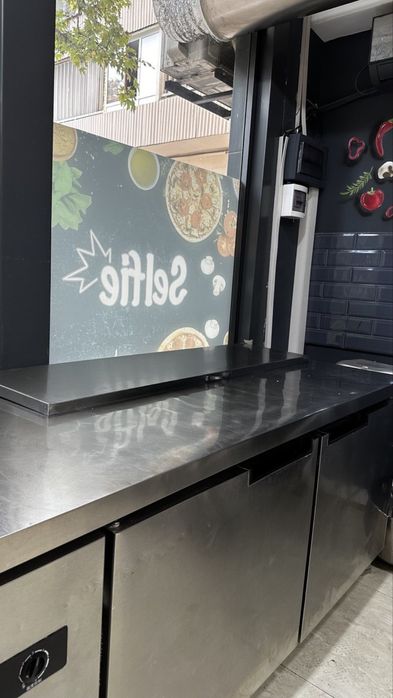 профессиональный холодильный стол