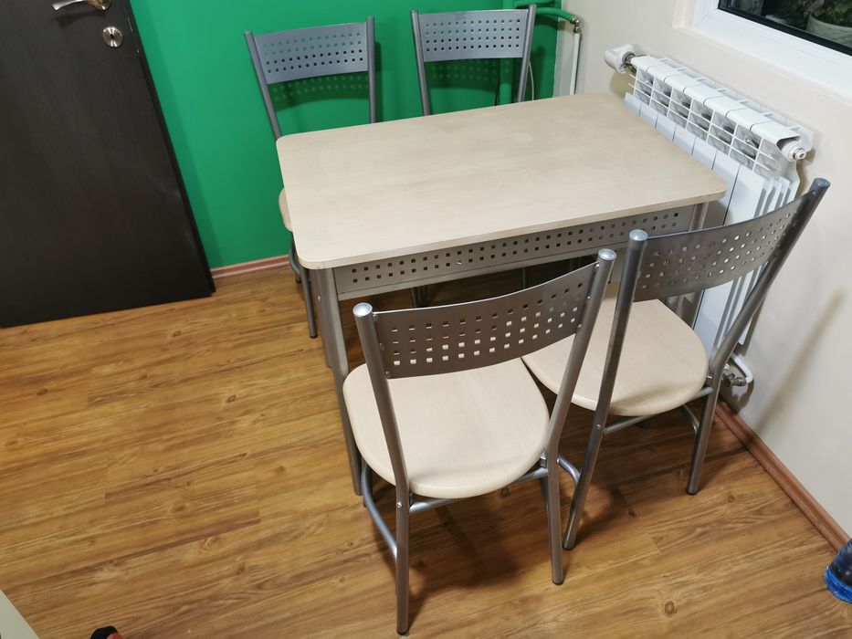 Кухненска маса с 4 стола комплект