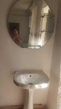 Зеркало ванная в отличном состоянии