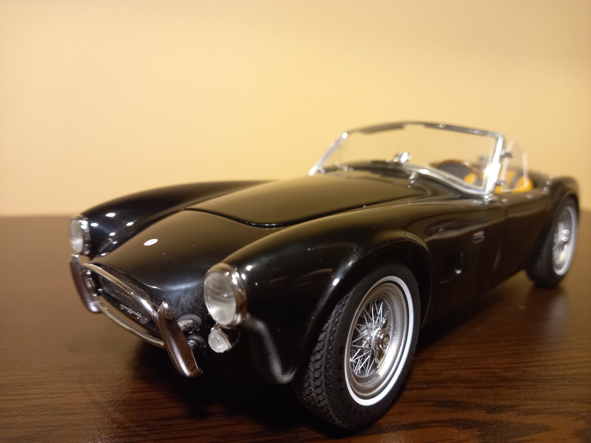 Ac cobra 1:18 exoto