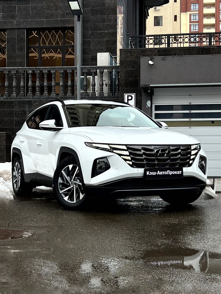 Кроссовер без водителя Hyundai Tucson прокат машины аренда автомобилей