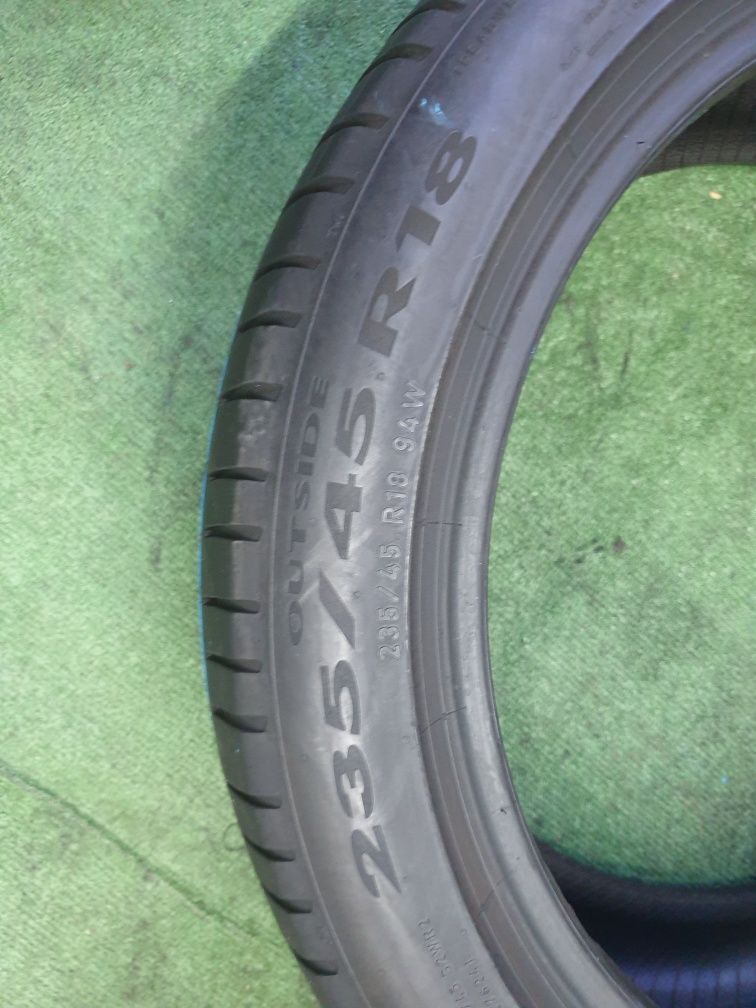 235 45 18 vara pirelli