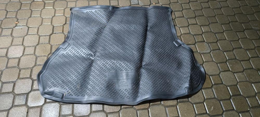 Продам полик багажника Элантра