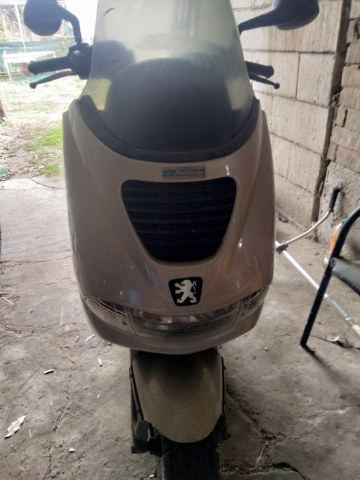 Vand scuter peugeot elyseo