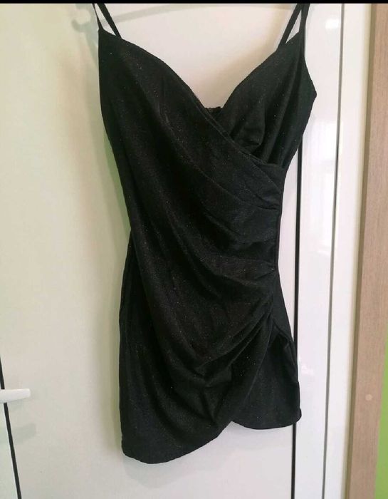 Рокля с регулиращи презрамки