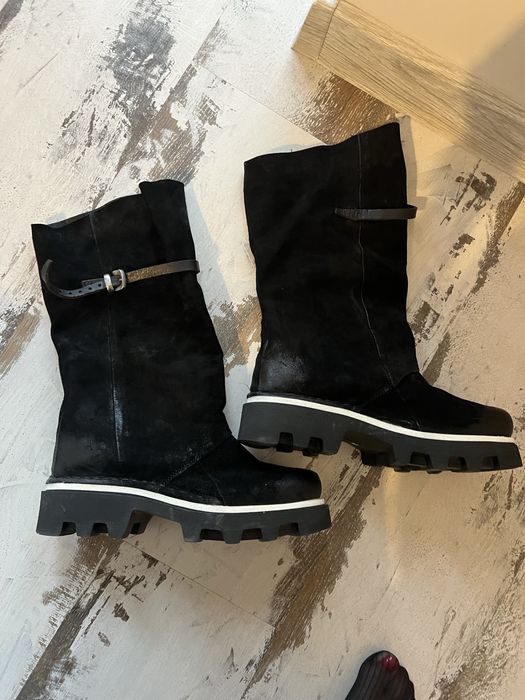 Нови велурени ботуши