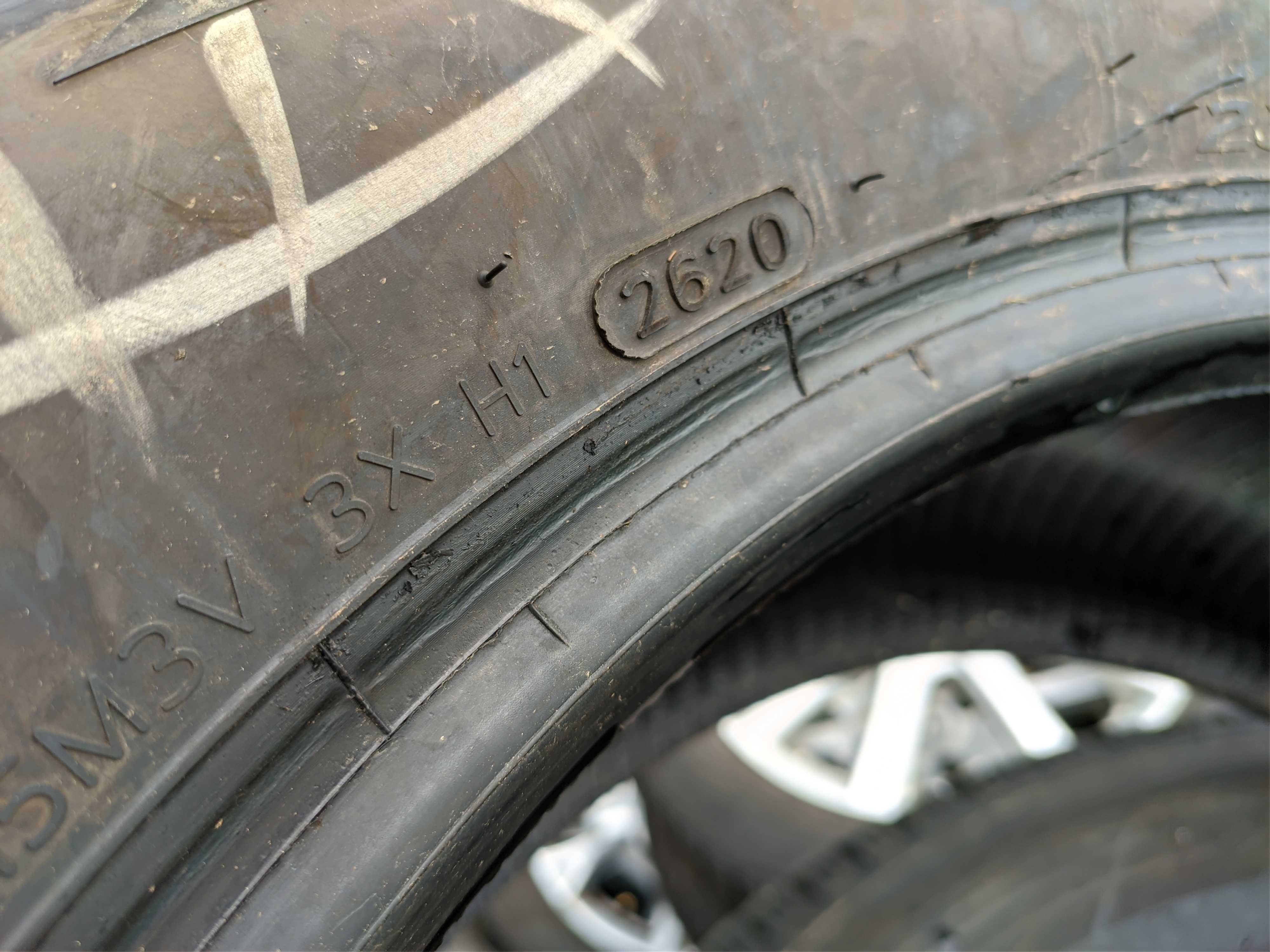 4бр Зимни гуми 235 60 18 - Hankook