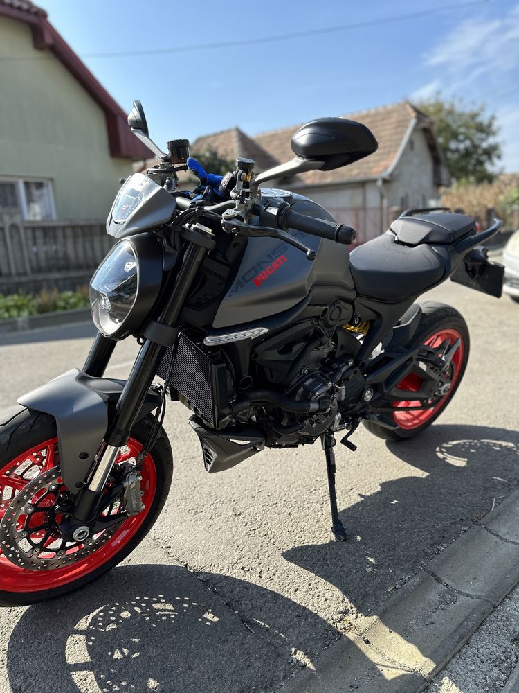 Ducati monster plus 937