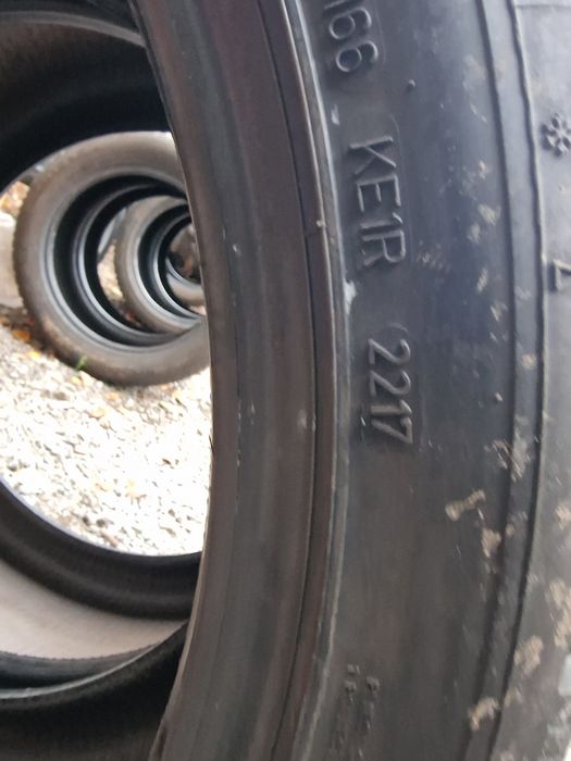 Anvelope 245/40R19 marca Dunlop, M+S, 8 mm