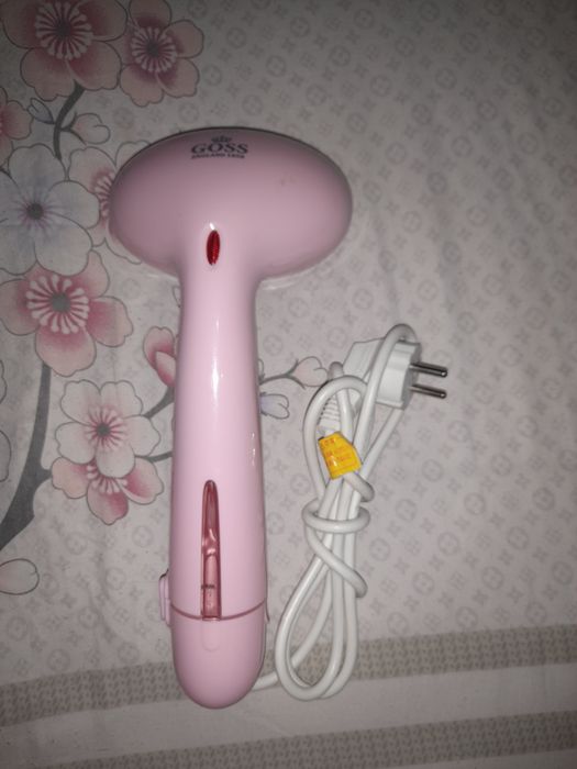 Продаёться паровой утюг фирмы GOSS "ENGLAND1858".на 200 мл.