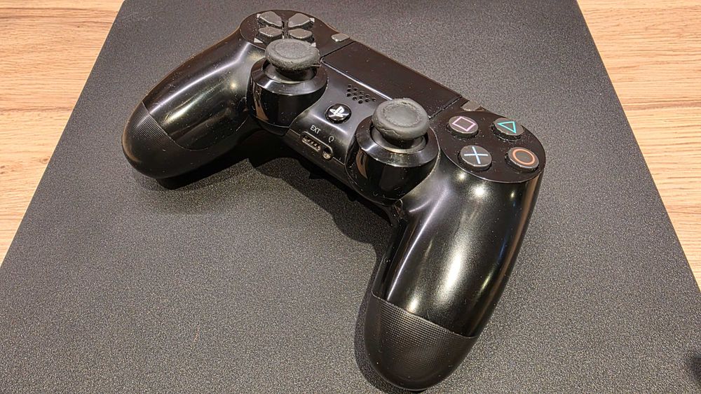 Consola PlayStation 4 Slim, 500GB, Negru – Stare excelentă – 499 lei