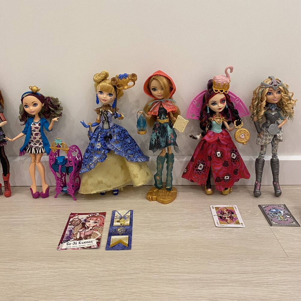 Куклы/игровой набор (кровать) Ever After High