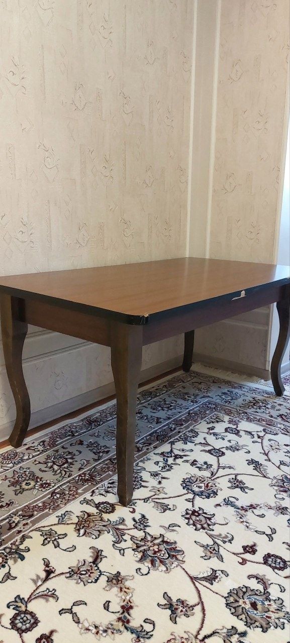 Стол и стулья 11