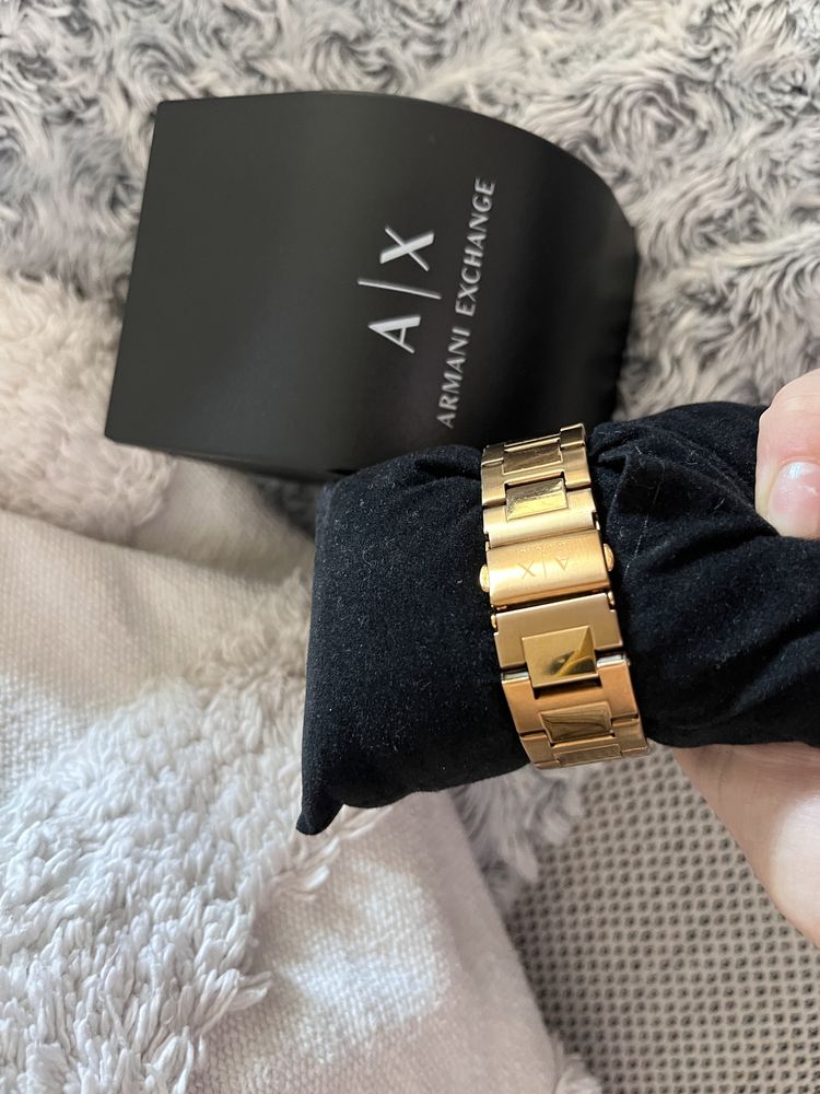 Armani Exchange AX4326 rose gold часовник