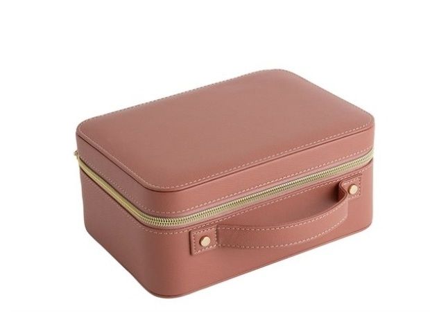 Cutie make up/cosmetice cu oglindă luminoasă Avon Vanity Case