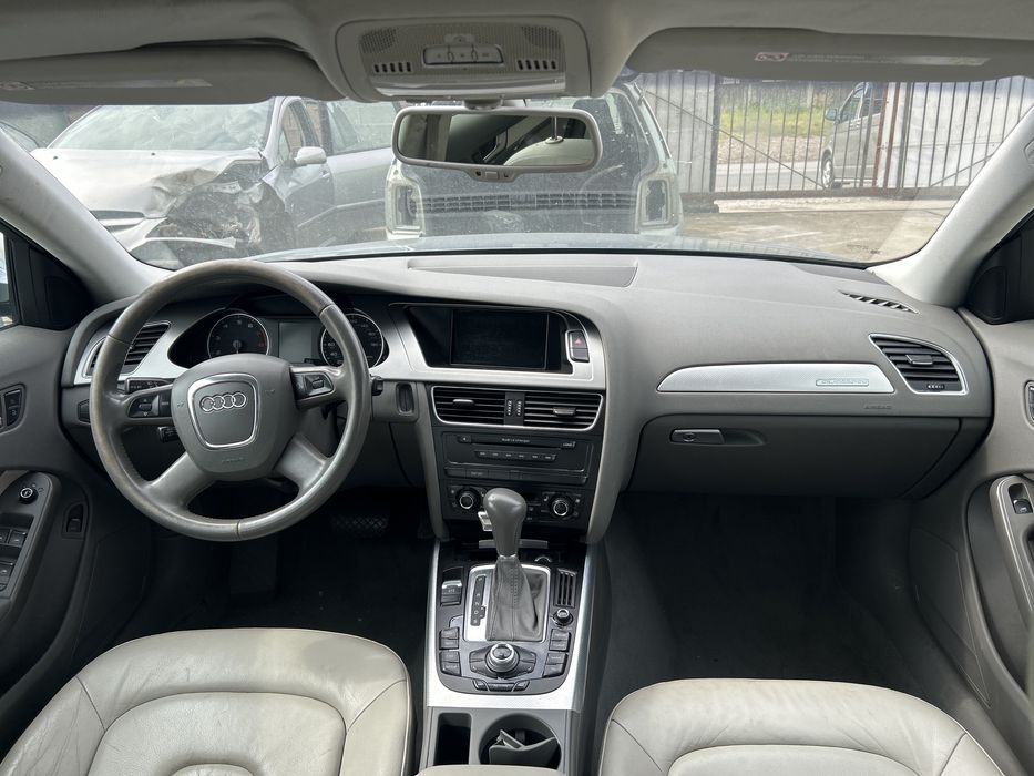 Plansa bord Audi A4 B8 culoare crem