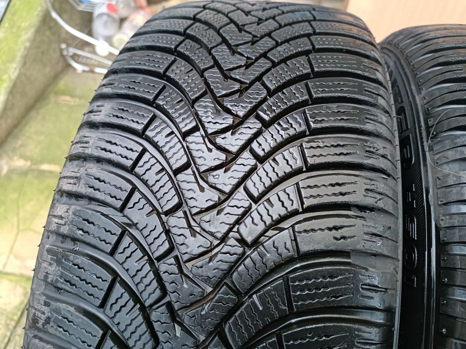 4бр. зимни гуми 215/50/17 Falken