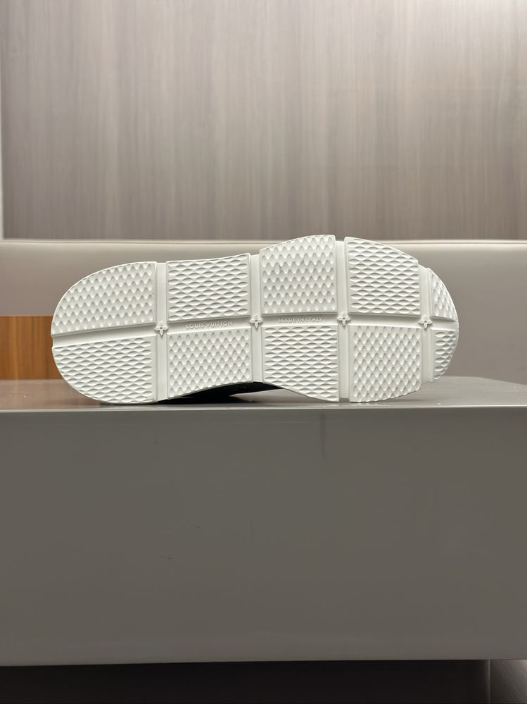 Adidasi Louis Vuitton , premium , noi , 42