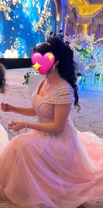 Элегантное вечернее платье