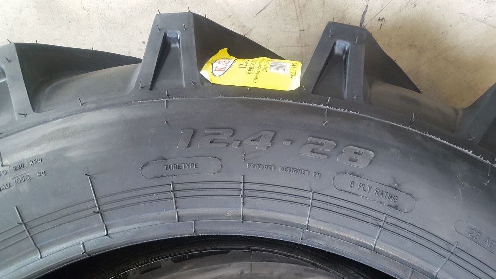 Cauciucuri noi 12.4-28 marca KABAT fabricate in Polonia garantie 2 ani