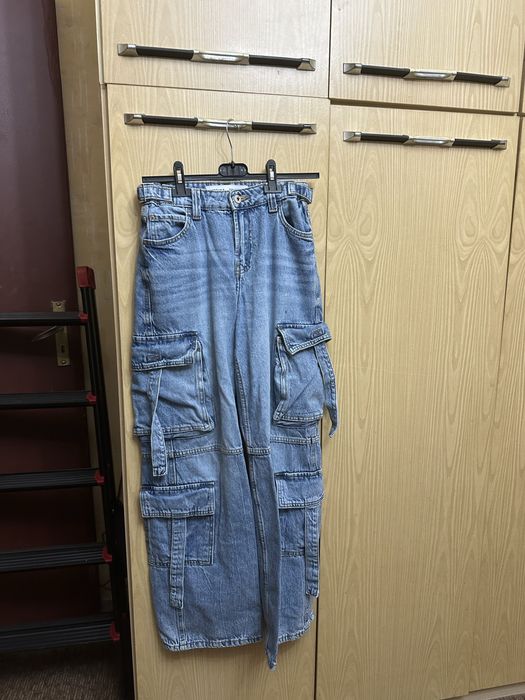 Дънки с джобове и тип Чарълстоун