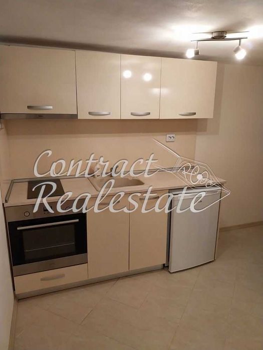 Дава се под наем Двустаен апартамент в Варна, Цветен квартал - 40 кв.м за 372.3 € - Снимка #1