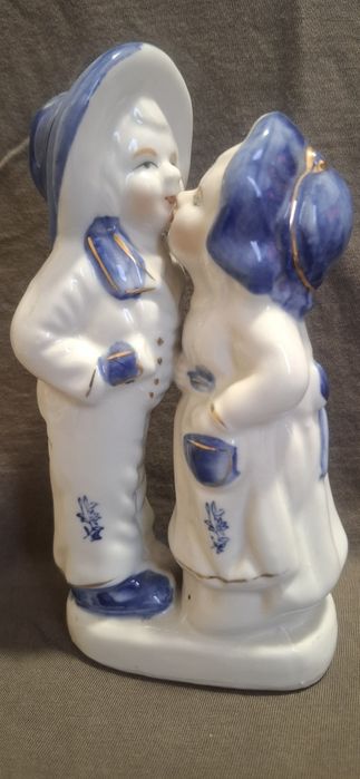 Порцеланова фигурка "Влюбени"