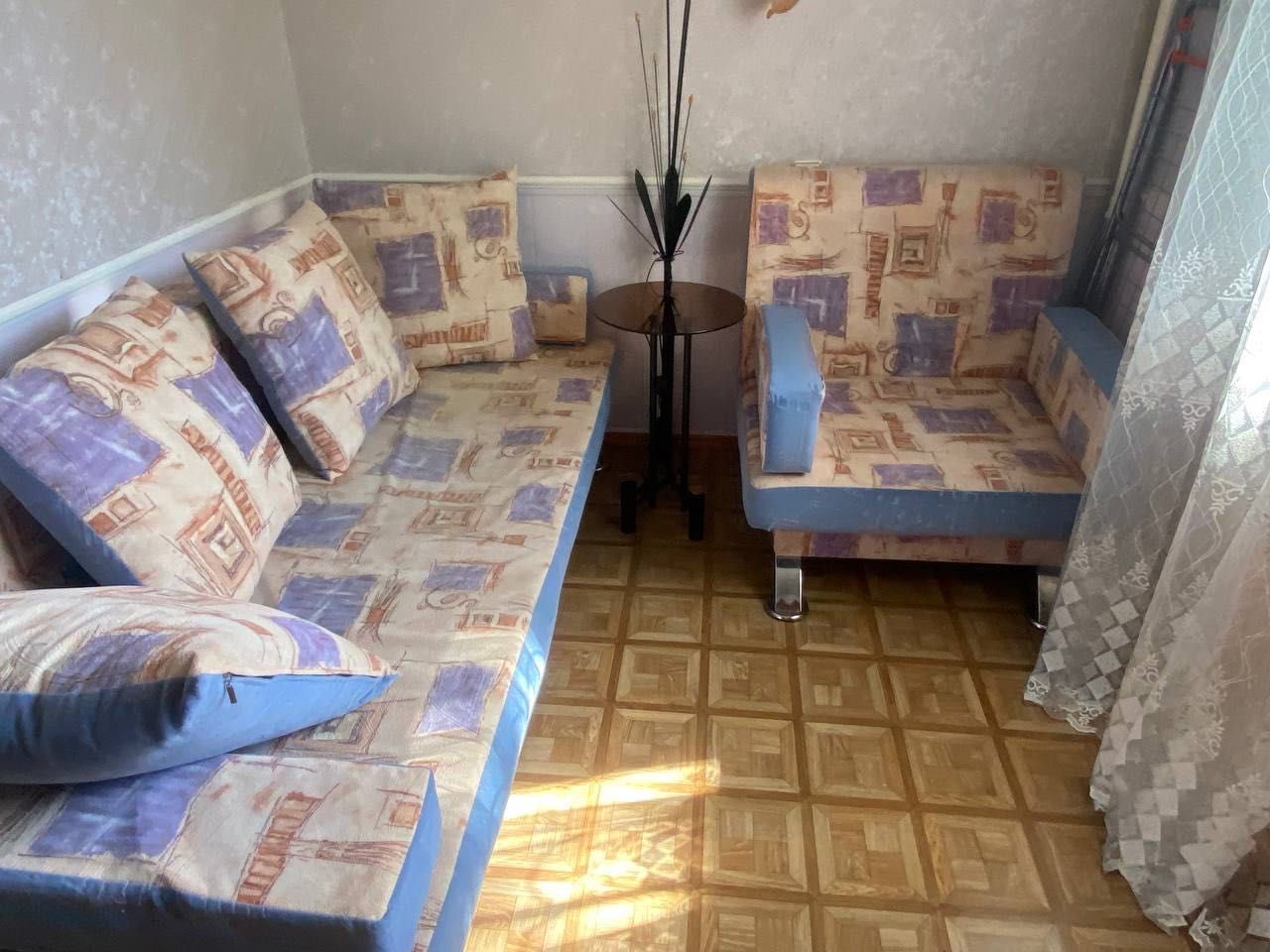 Диван с креслом б/у