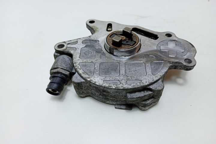 Pompa vacuum 1.6 tdi 03L145100 Volkswagen VW Golf a 6-a generatie ser
