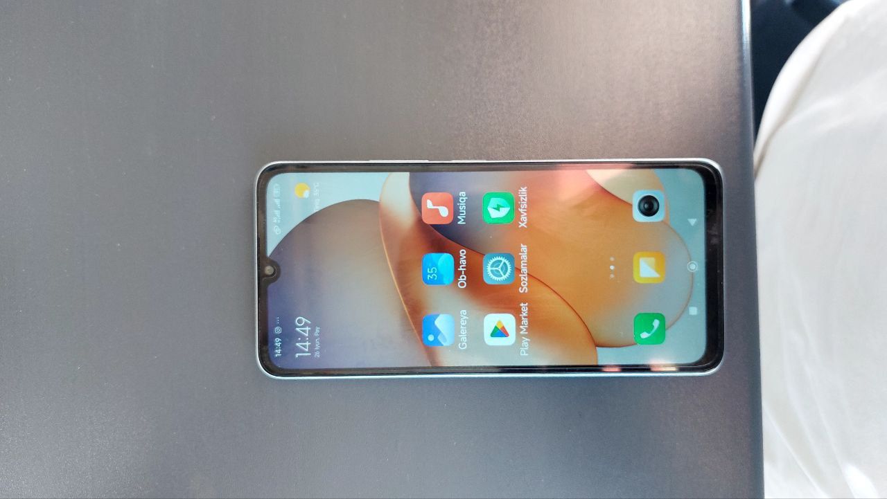 Redmi 13C sotiladi Xali yengi telfon