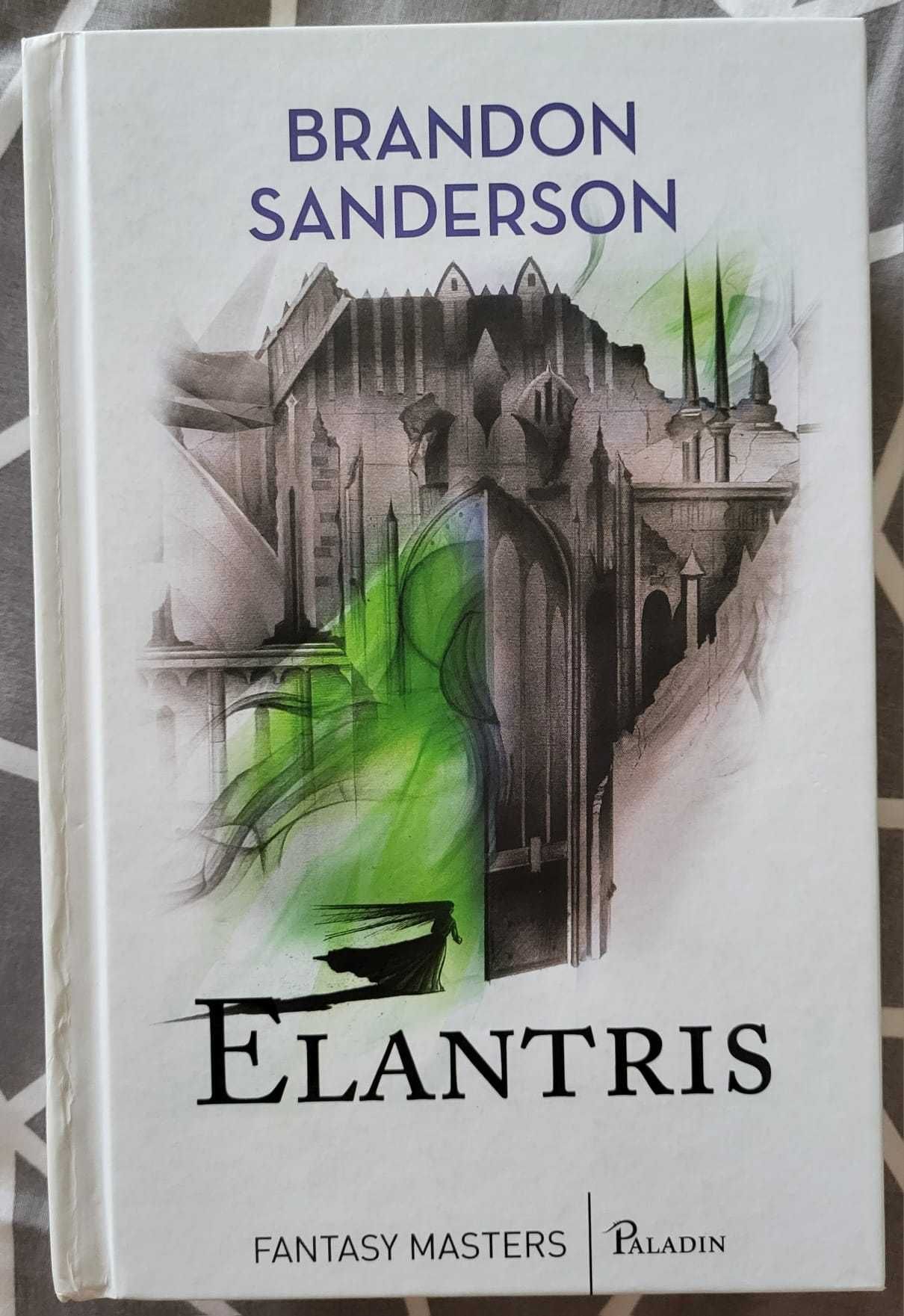 Carte de vânzare- ”Elantris” de Brandon Sanderson