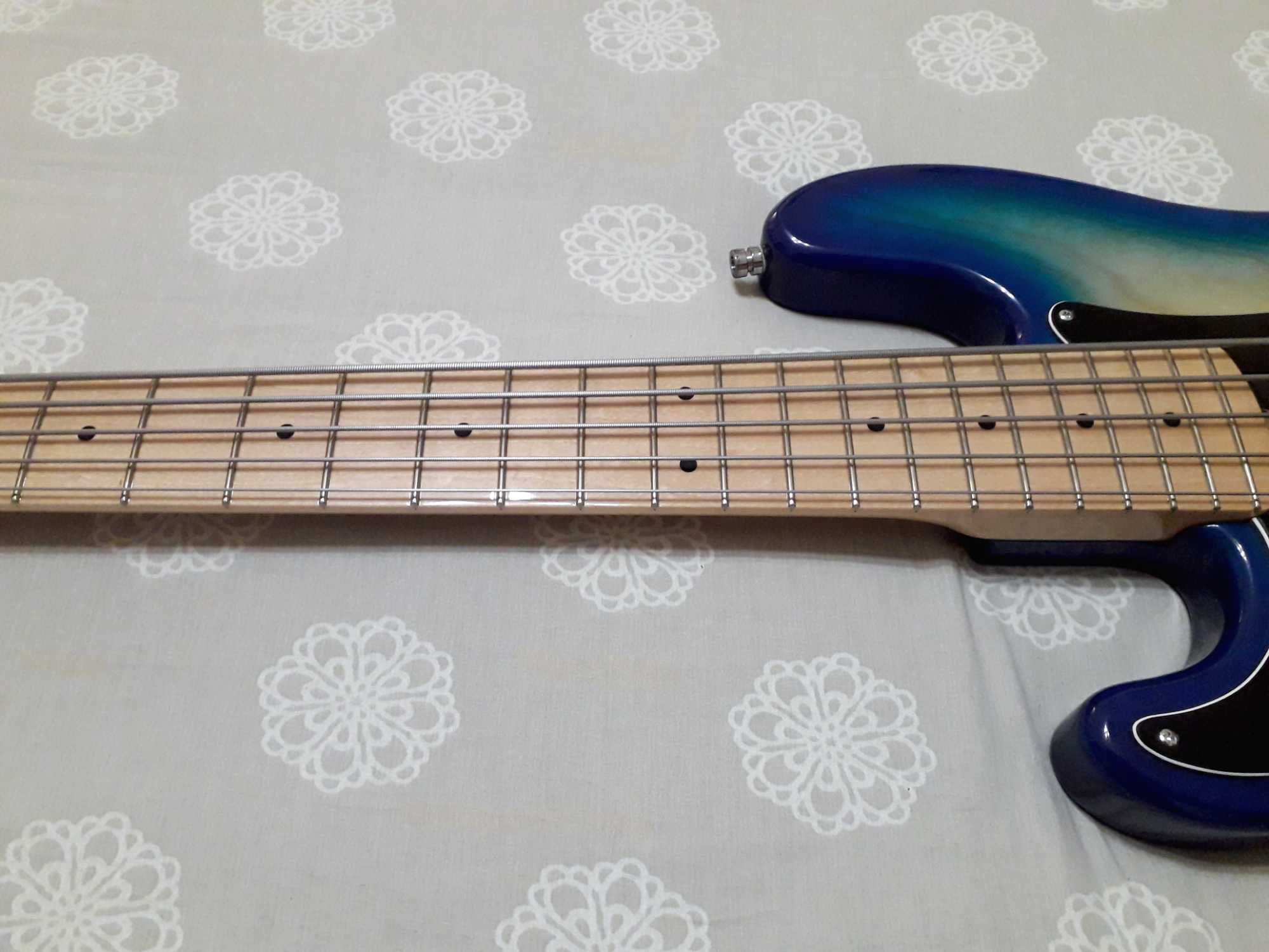 Бас-китара Custom Precision type 5-string (за лява ръка)